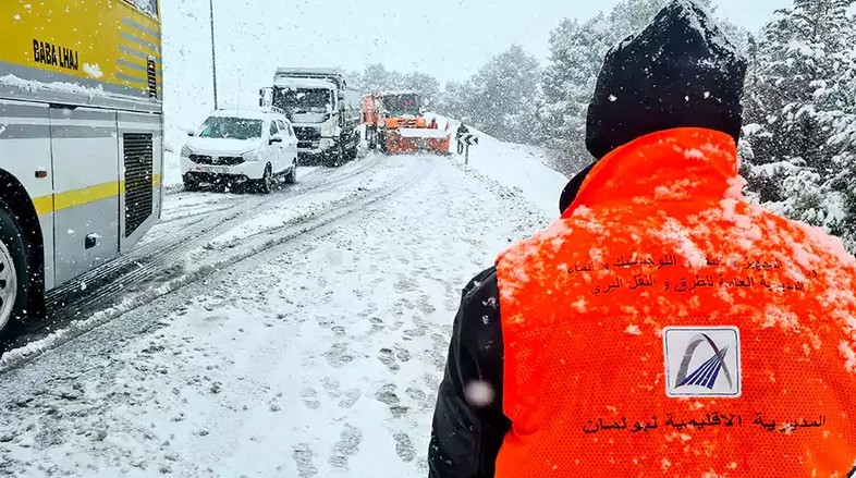 نشرة إنذارية:تساقطات ثلجية وأمطار قوية مرتقبة الأحد والاثنين بعدد من أقاليم المملكة